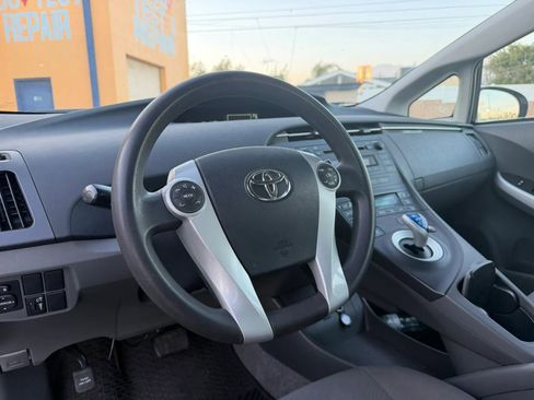 Used 2010 Toyota Prius Five image 11