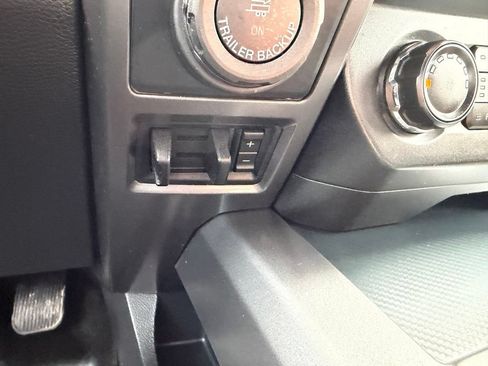 Used 2018 Ford F150 XLT w/ Equipment Group 302A Luxury AWD/4WD image 28