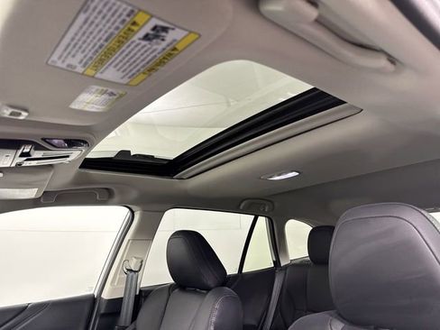 Used 2025 Subaru Outback Touring XT image 17