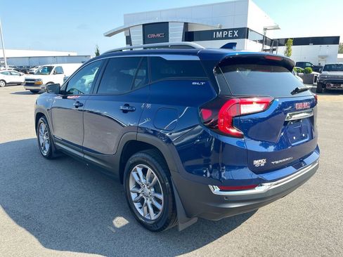 Used 2022 GMC Terrain SLT w/ Infotainment Package II image 3