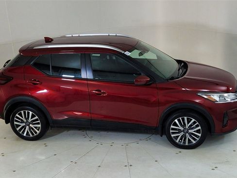 Used 2023 Nissan Kicks SV image 16