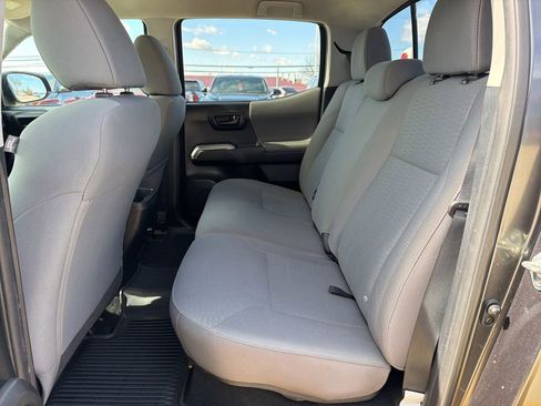 Used 2017 Toyota Tacoma SR5 w/ Tow Package image 19