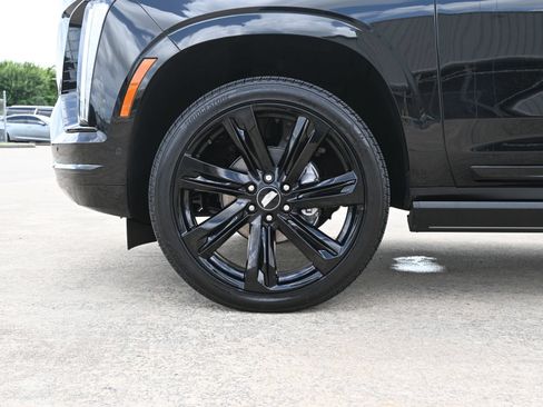 Certified 2026 Cadillac Escalade Sport w/ Touring Package AWD/4WD image 30
