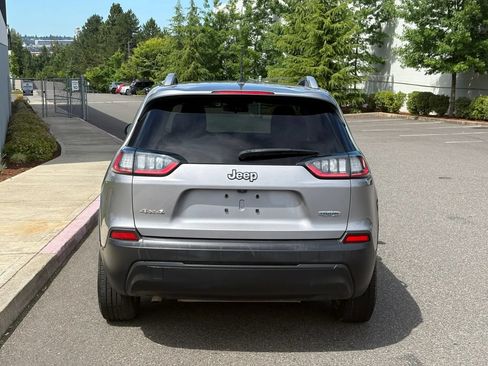 Used 2019 Jeep Cherokee Latitude w/ Popular Appearance Group AWD/4WD image 5