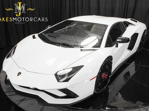 Used 2017 Lamborghini Aventador S image 24