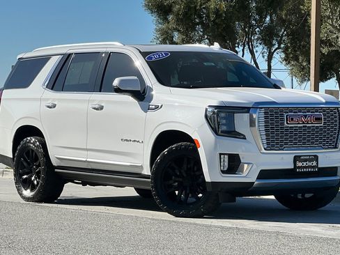 Used 2021 GMC Yukon Denali w/ Denali Premium Package image 2