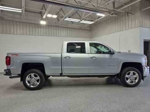 Used 2019 Chevrolet Silverado 2500 W/T w/ Snow Plow Prep Package AWD/4WD image 8