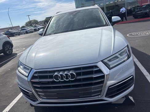 Used 2019 Audi Q5 2.0T Premium Plus w/ Premium Plus Package image 2