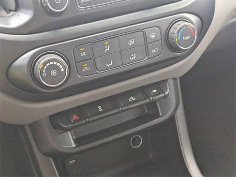 Used 2016 Chevrolet Colorado W/T image 21