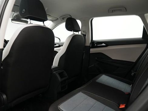 Used 2025 Volkswagen Taos S image 19