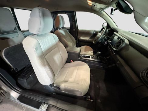 Used 2020 Toyota Tacoma SR w/ SX Package image 17