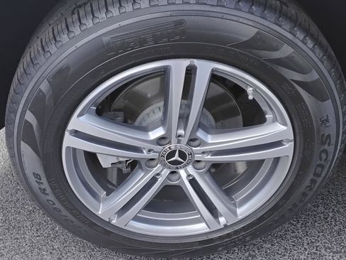 Used 2022 Mercedes-Benz GLC 300 image 12