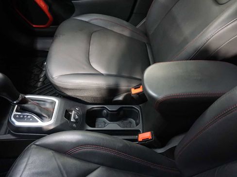 Used 2023 Jeep Renegade Trailhawk w/ Trailhawk Elite Group image 20