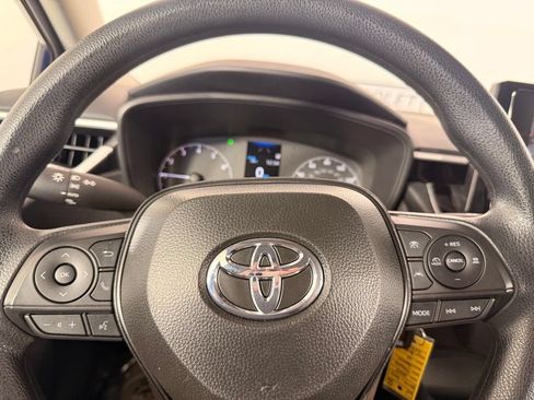 Used 2025 Toyota Corolla LE FWD image 28
