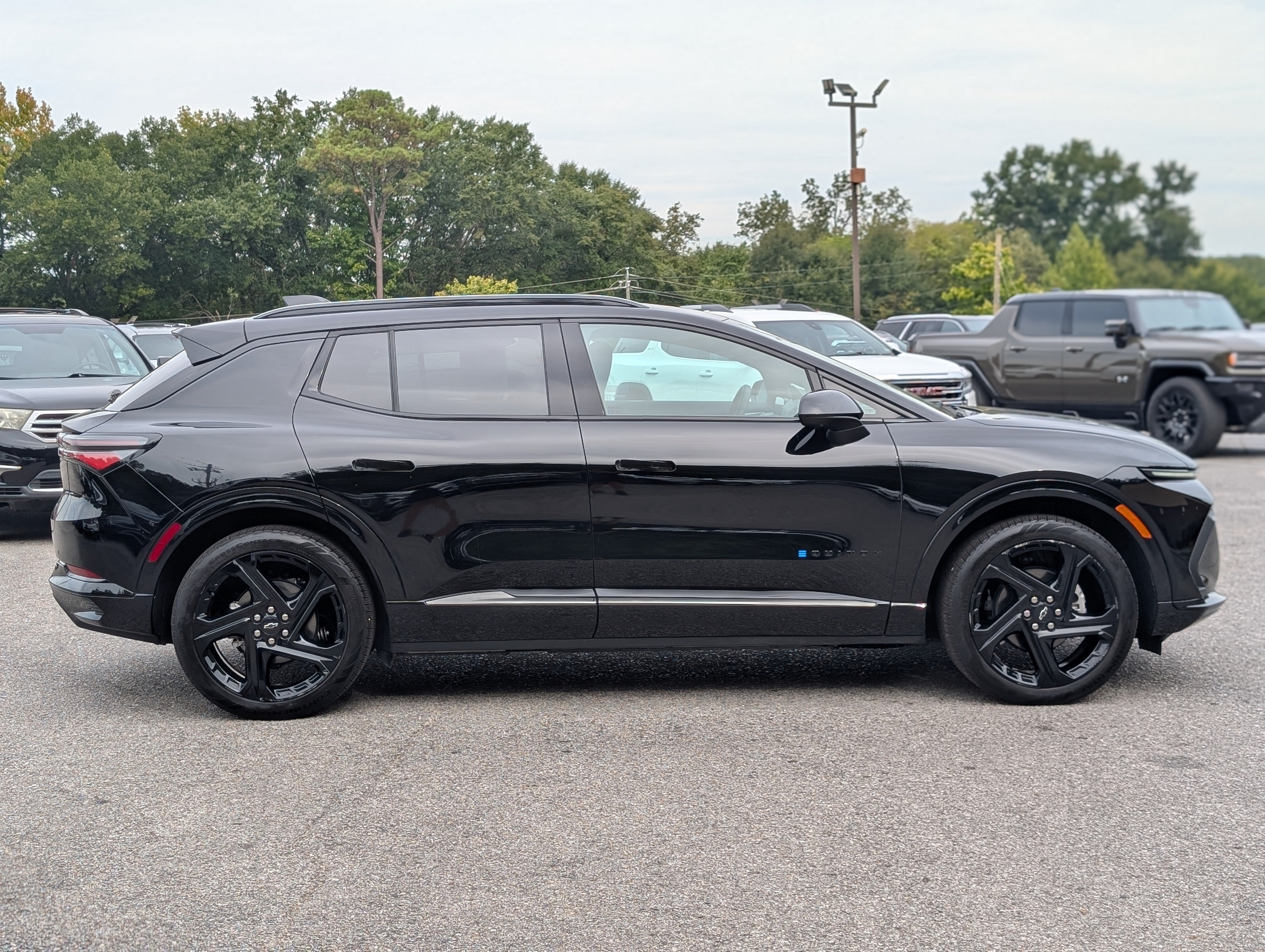 Used 2025 Chevrolet Equinox EV RS FWD image 10