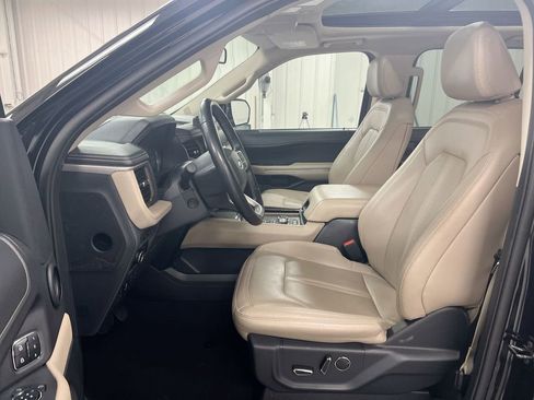 Used 2024 Ford Expedition Limited image 21