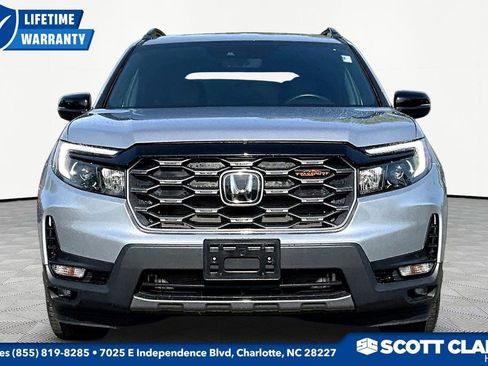 Used 2023 Honda Passport TrailSport image 2