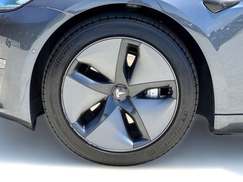 Used 2018 Tesla Model 3 Long Range RWD image 11