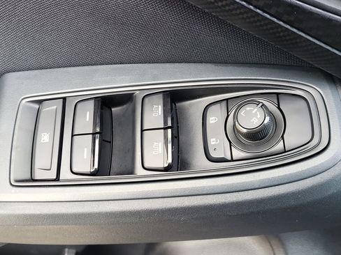 Used 2020 Subaru Crosstrek 2.0i image 11