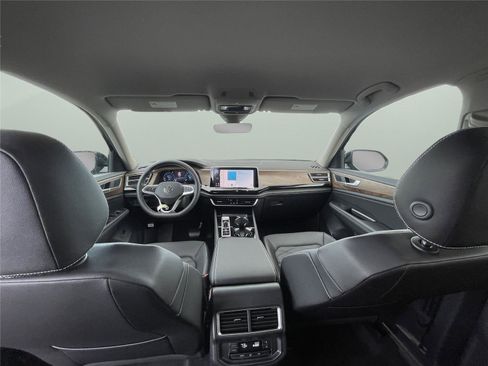 New 2026 Volkswagen Atlas SE image 18