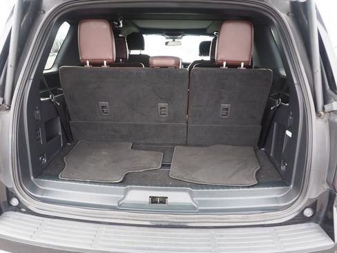 Used 2024 Ford Expedition Limited image 18