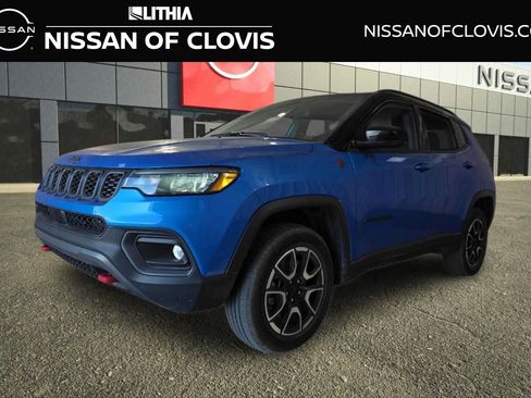 Used 2024 Jeep Compass Trailhawk AWD/4WD image 1