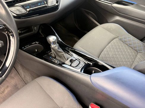 Used 2021 Toyota C-HR XLE FWD image 13