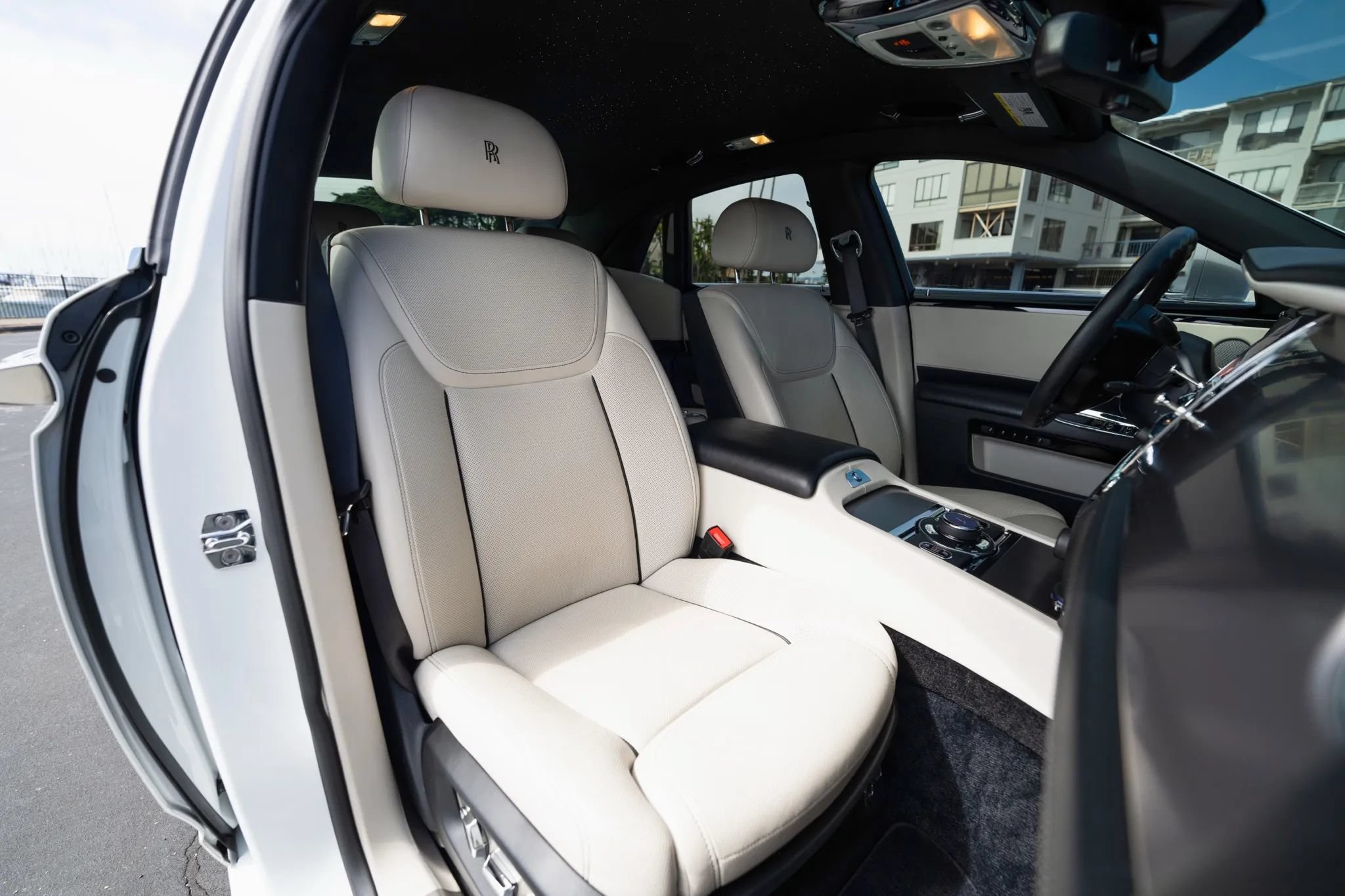Used 2018 Rolls-Royce Ghost RWD image 21