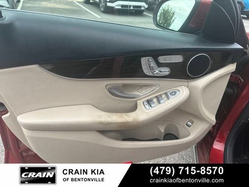 Used 2016 Mercedes-Benz C 300 Sedan w/ Surround View Package image 11