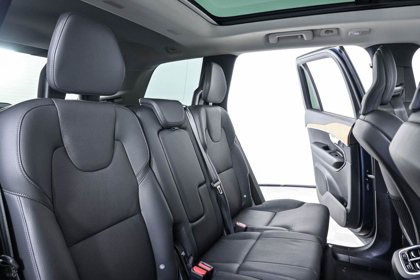 Used 2025 Volvo XC90 T8 Plus w/ Protection Package Premier AWD/4WD image 23