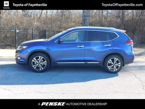 Used 2018 Nissan Rogue SL image 2