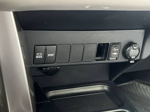 Used 2018 Toyota RAV4 XLE w/ All Weather Liner Package FWD image 35