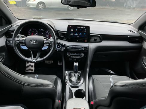 Used 2022 Hyundai Veloster N image 18