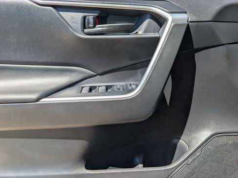 Used 2025 Toyota RAV4 LE AWD/4WD image 17