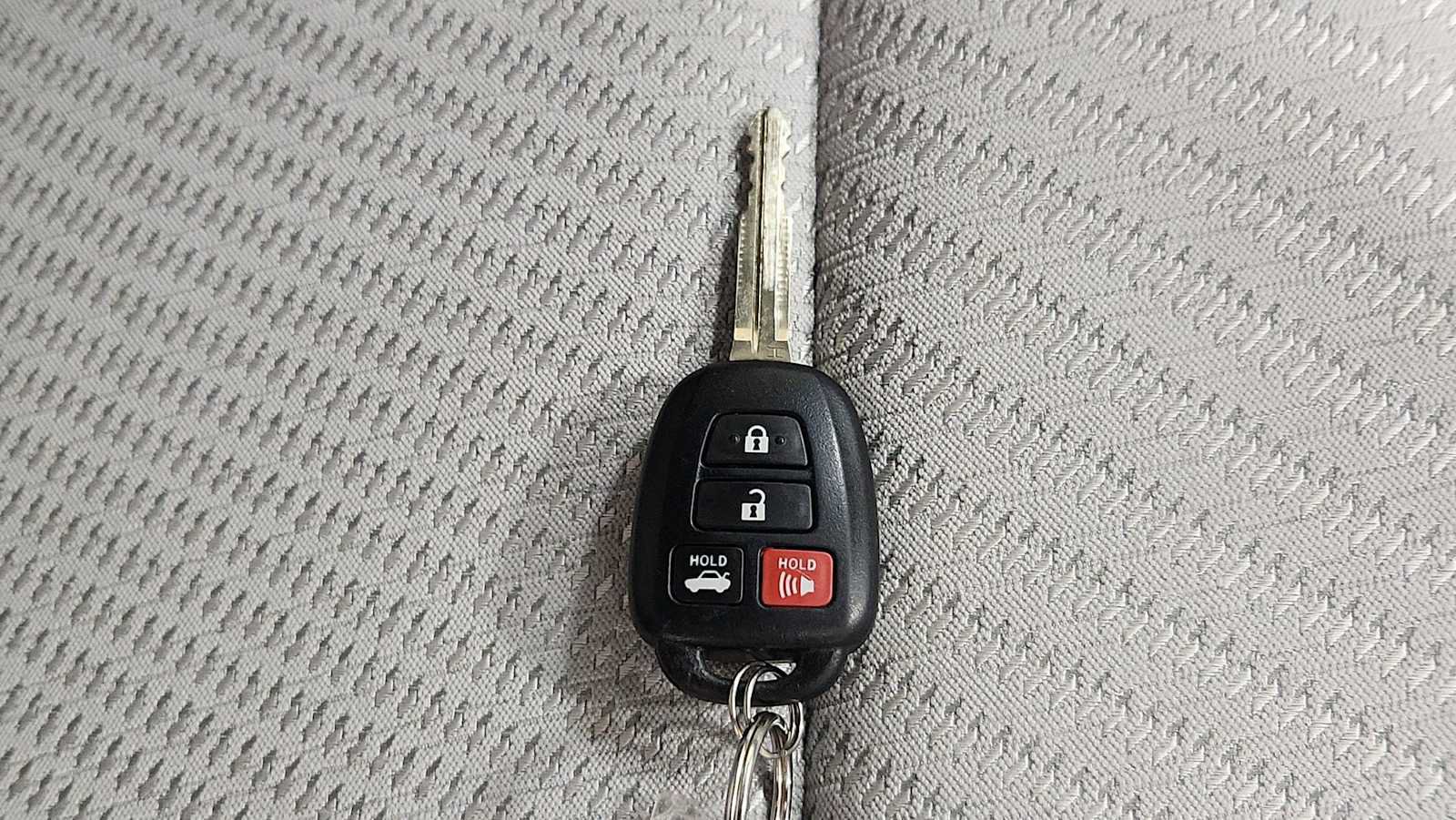 Certified 2016 Toyota Camry LE FWD image 30