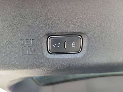 Used 2025 Lincoln Navigator L Reserve AWD/4WD image 9