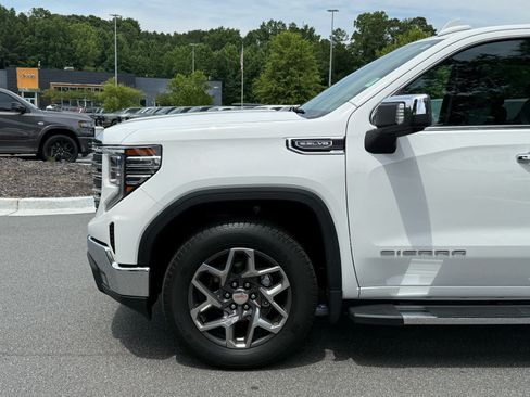 Used 2023 GMC Sierra 1500 SLT w/ SLT Premium Package AWD/4WD image 11