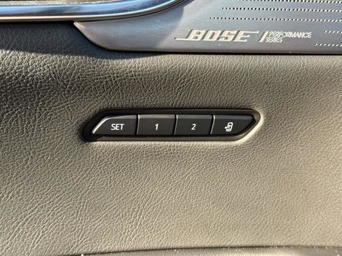 Used 2023 Cadillac XT6 Premium Luxury image 17