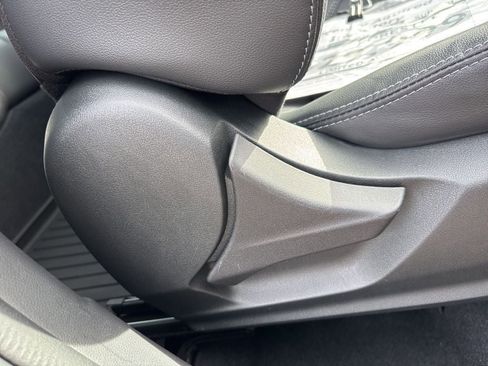 Used 2023 Subaru Forester Limited image 41