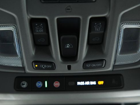 Used 2024 GMC Sierra 2500 Denali w/ Denali Reserve Package image 39