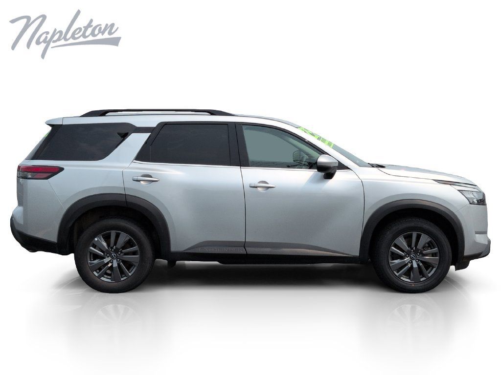 Used 2025 Nissan Pathfinder SV FWD image 7