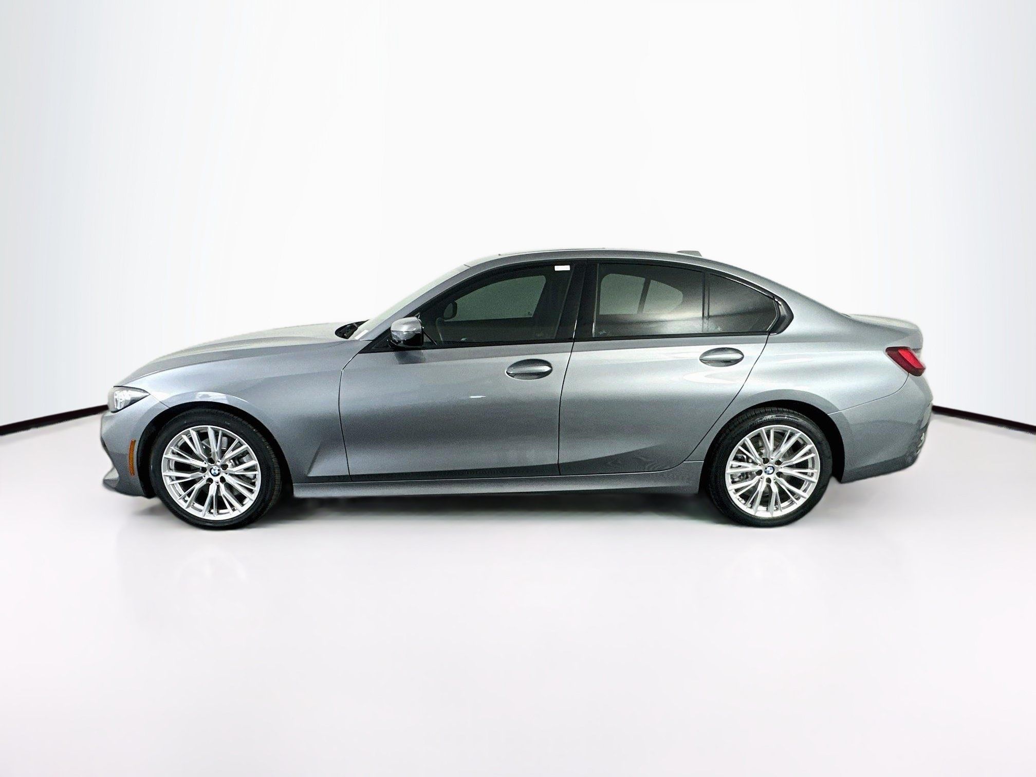 Used 2023 BMW 330i Sedan w/ Driving Assistance Package RWD image 4