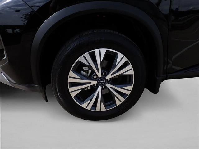 Used 2023 Nissan Rogue SV AWD/4WD image 7