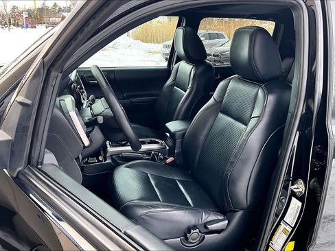 Certified 2019 Toyota Tacoma Limited image 8