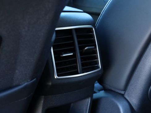 Used 2025 Kia Sportage SX image 17