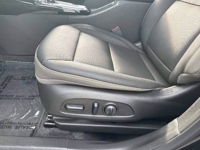 Used 2025 Chevrolet Trax ACTIV w/ Driver Confidence Package FWD image 12