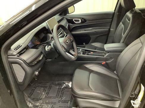 New 2026 Jeep Compass Limited image 15