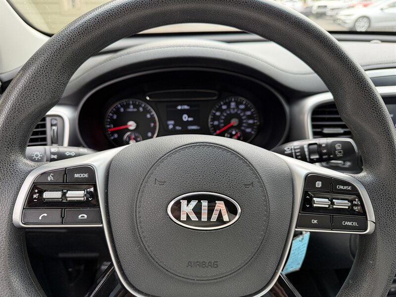 Used 2019 Kia Sorento AWD V6 image 23