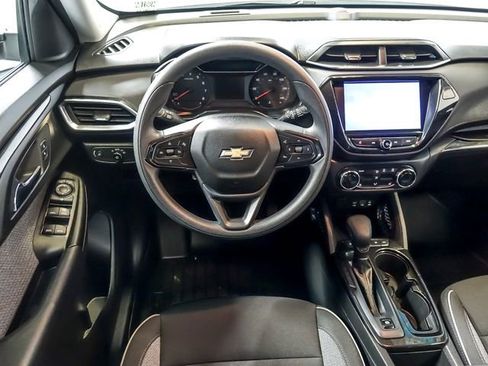 Used 2022 Chevrolet TrailBlazer LT w/ Convenience Package AWD/4WD image 16