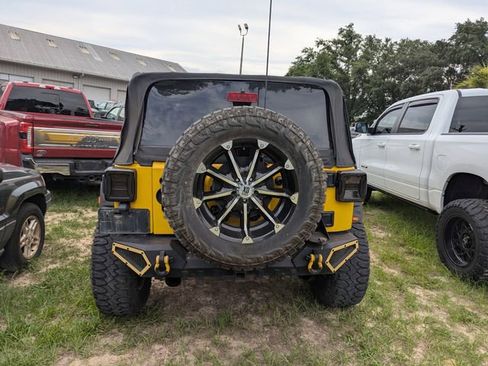 Used 2011 Jeep Wrangler Sport AWD/4WD image 3